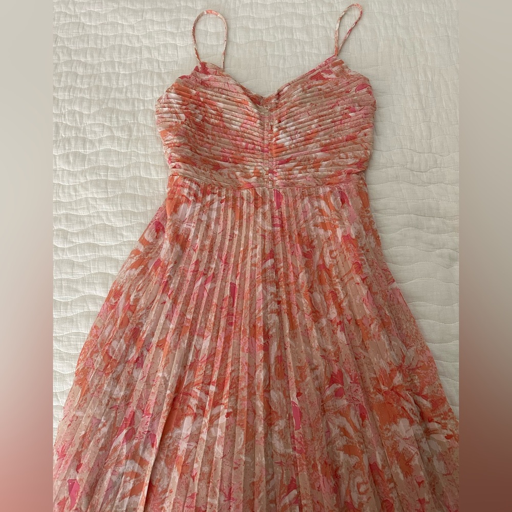 Chelsea28 Floral Print Pleated Dress in Pink‎ Floral - Picture 6 of 9